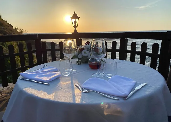 La Del Mare Bed & Breakfast *