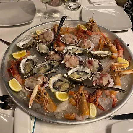 住宿加早餐酒店 La Del Mare 瓦雷多利亚