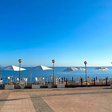 La Del Mare * 瓦雷多利亚
