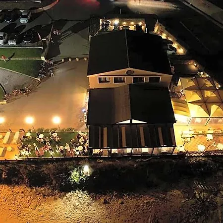 La Del Mare 住宿加早餐酒店 *