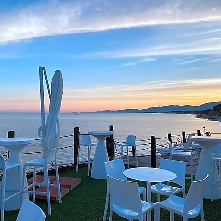La Del Mare 住宿加早餐酒店 *