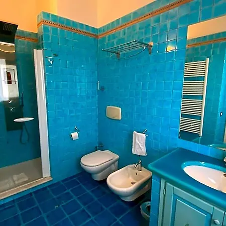 La Del Mare Bed & Breakfast *