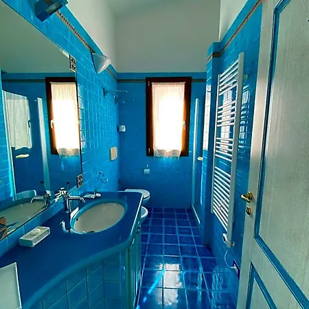 La Del Mare Bed & Breakfast *